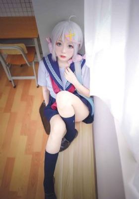 年轻的女教师在线播放